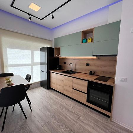 Sunflower Apartment Tirana Buitenkant foto