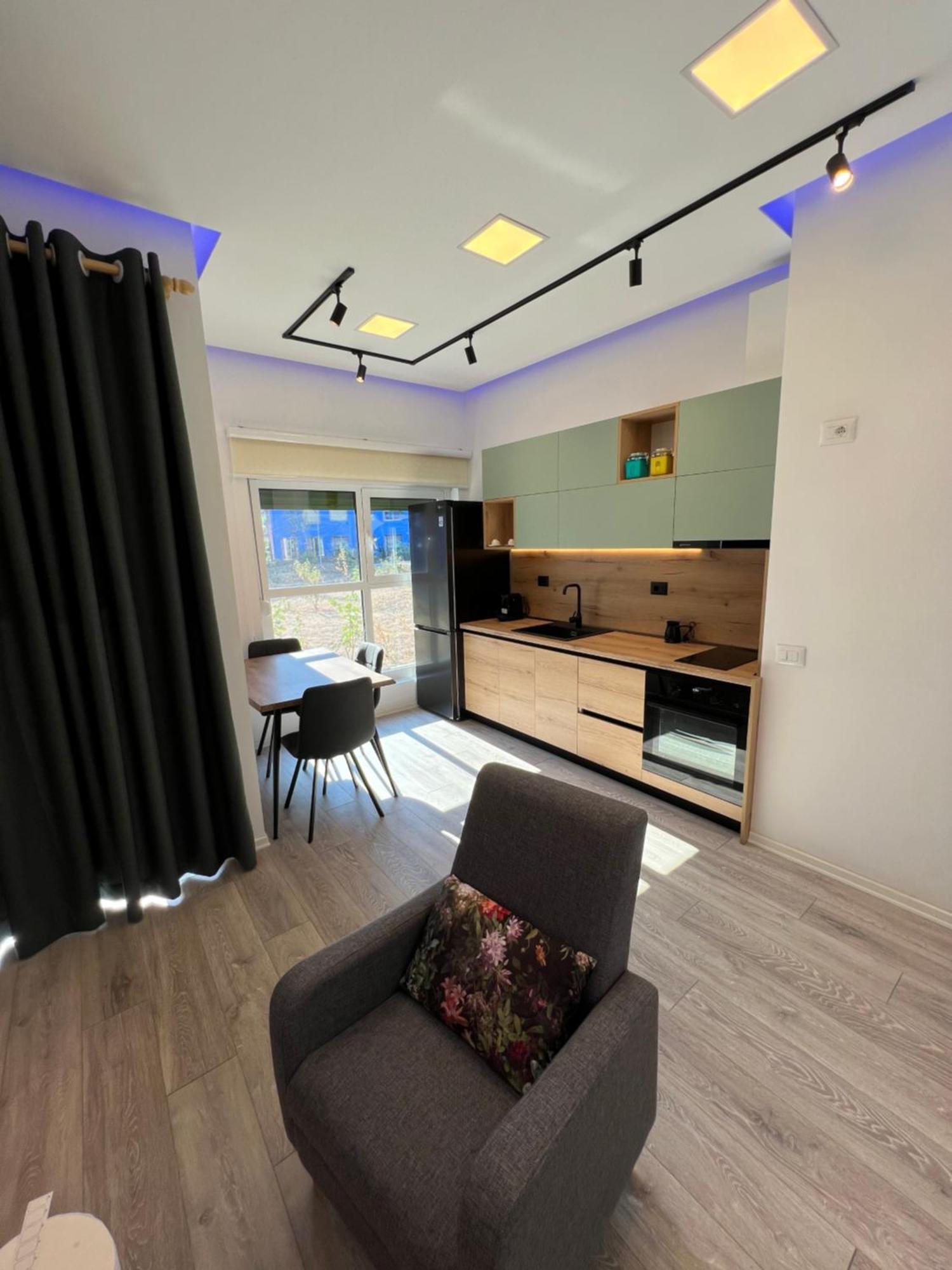 Sunflower Apartment Tirana Buitenkant foto