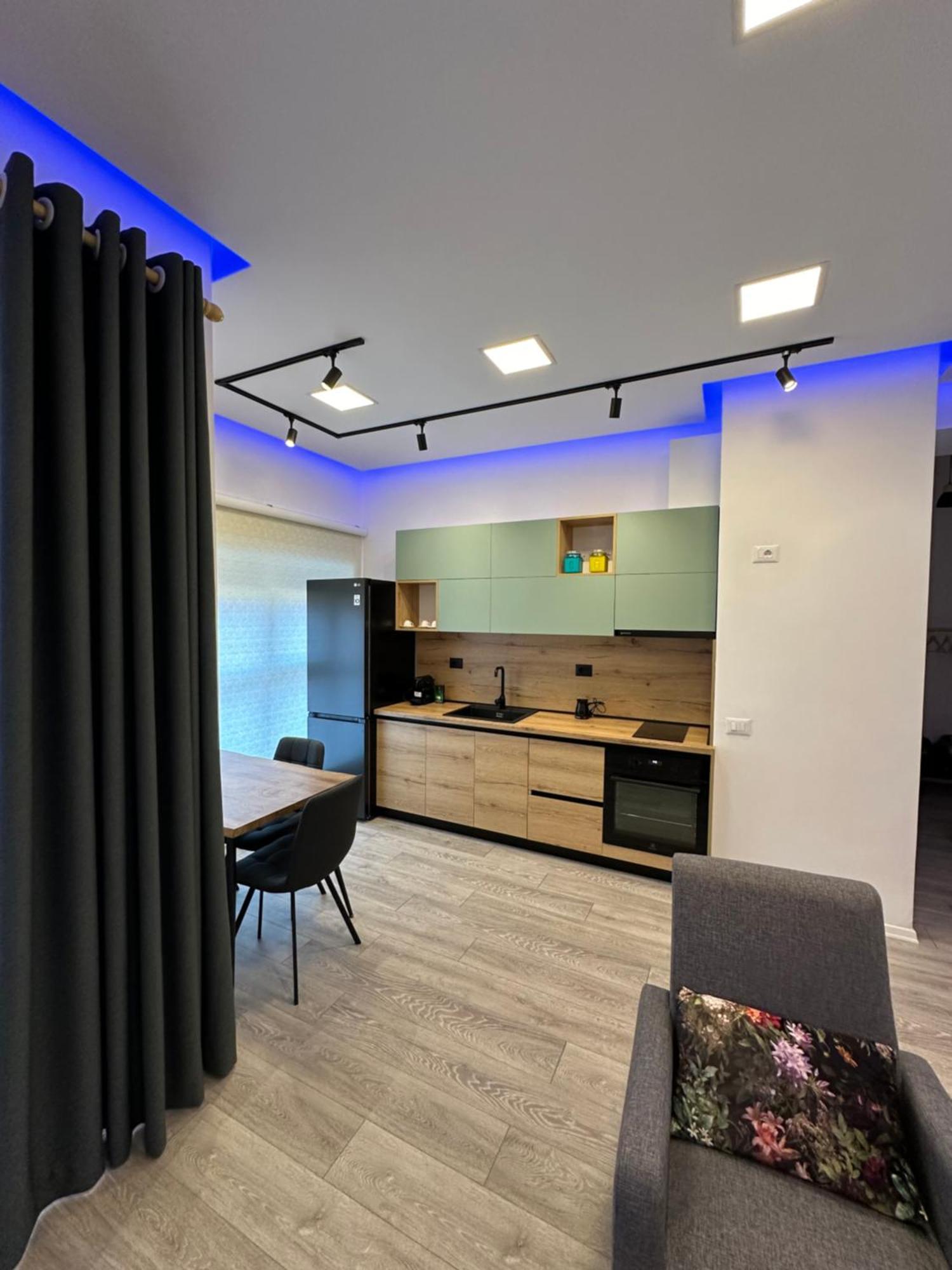 Sunflower Apartment Tirana Buitenkant foto