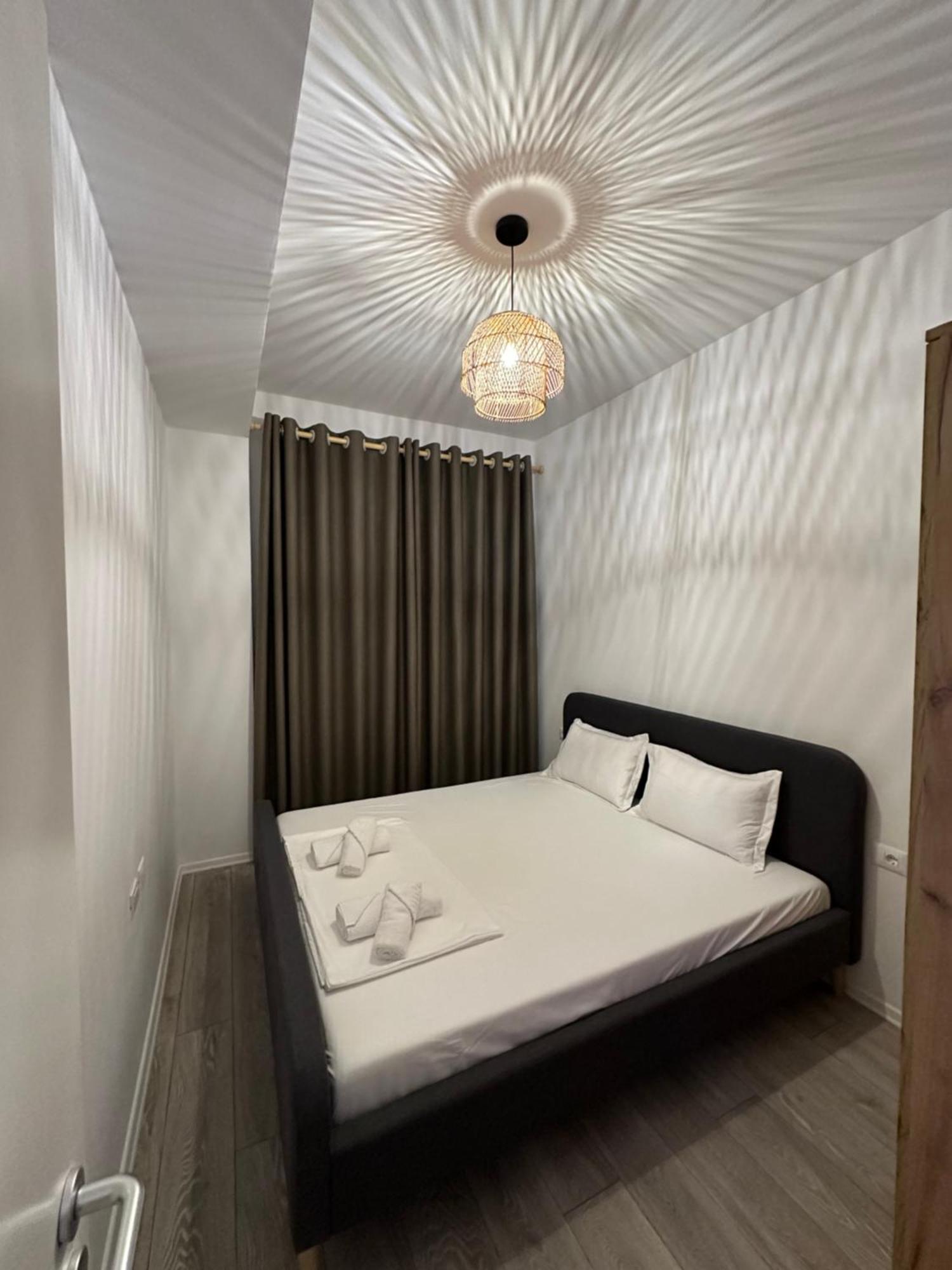 Sunflower Apartment Tirana Buitenkant foto
