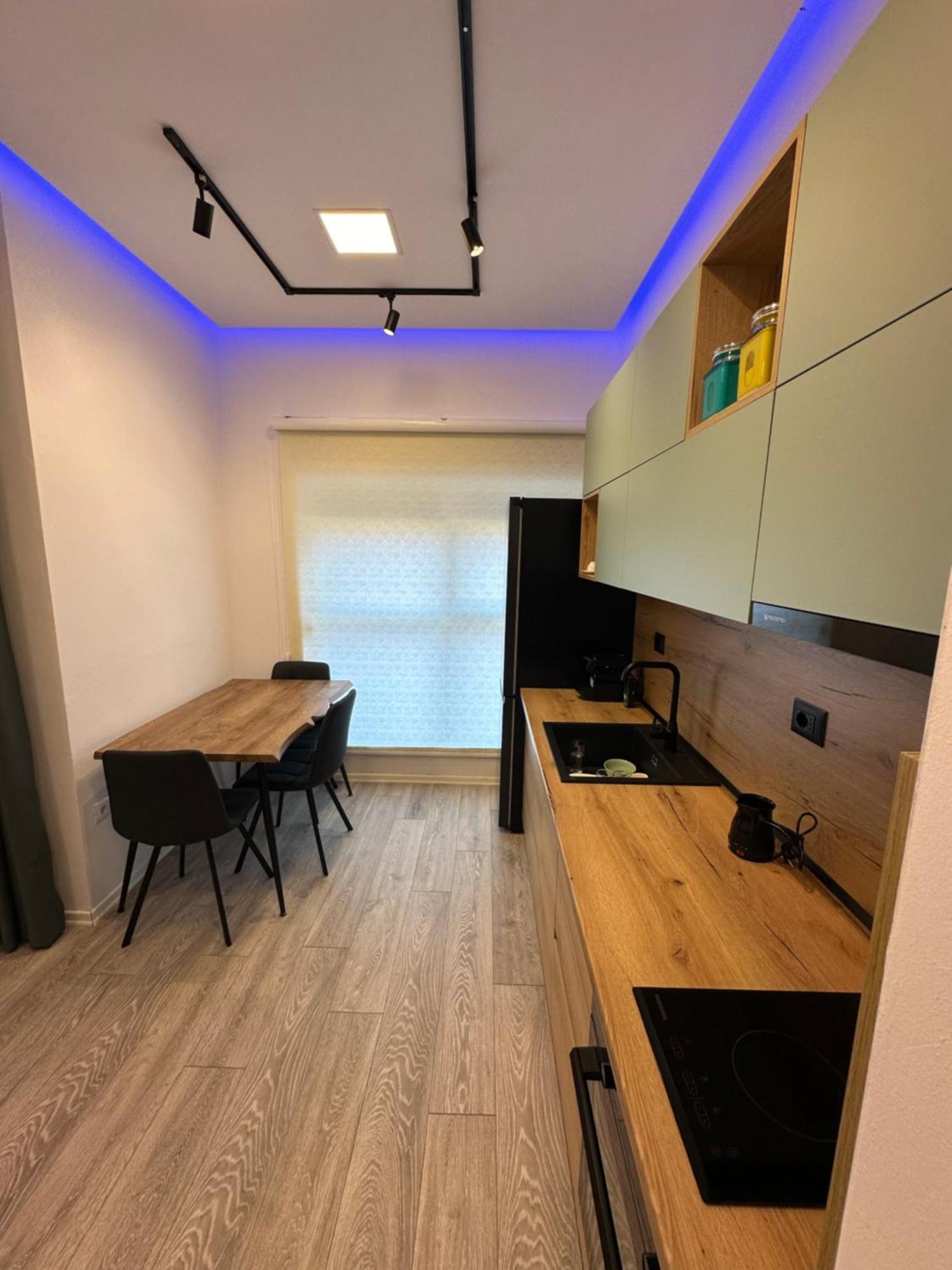 Sunflower Apartment Tirana Buitenkant foto