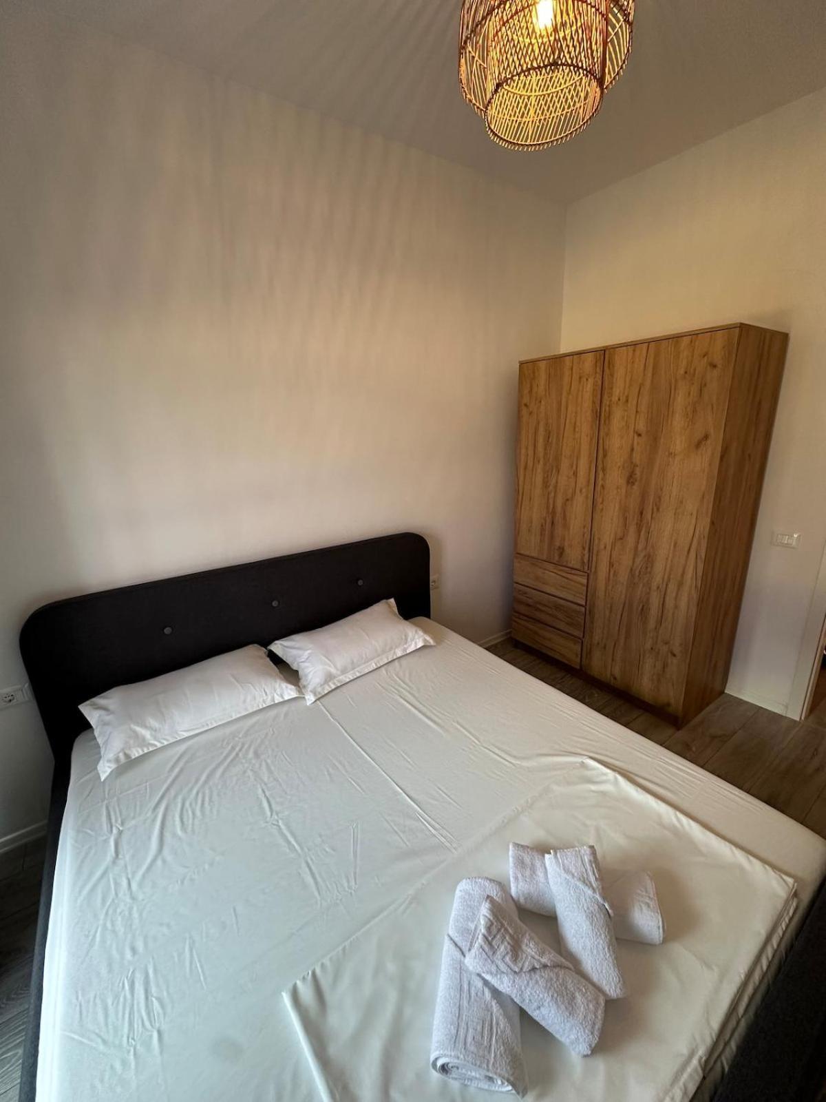Sunflower Apartment Tirana Buitenkant foto